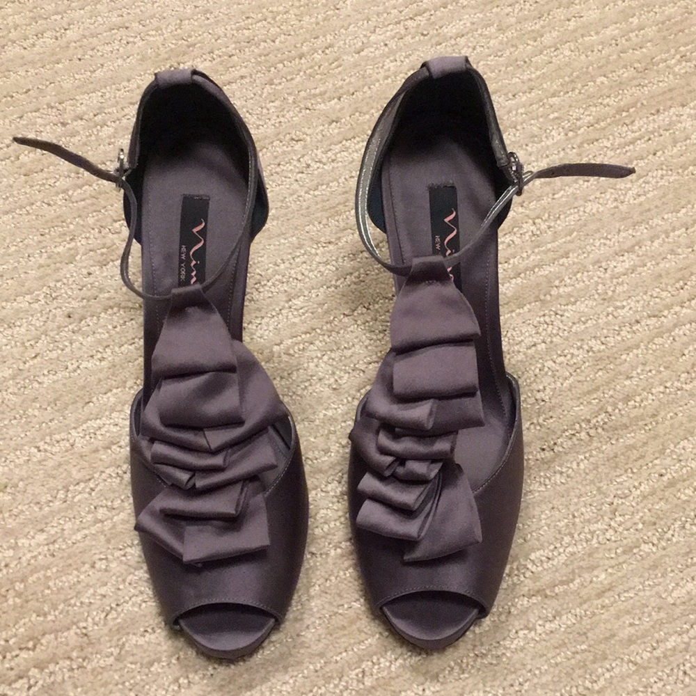 Peep toe heels w ankle strap